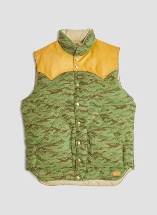 Rocky Mountain Featherbed x Nigel Cabourn Down Vest Mountain Camo in Green